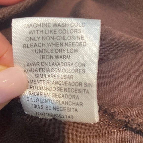 Joseph A brown cotton/ spandex ruffle neck line sleeveless blouse. Size large. - Picture 7 of 7